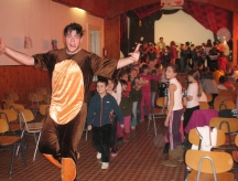 Lóg a nyelve